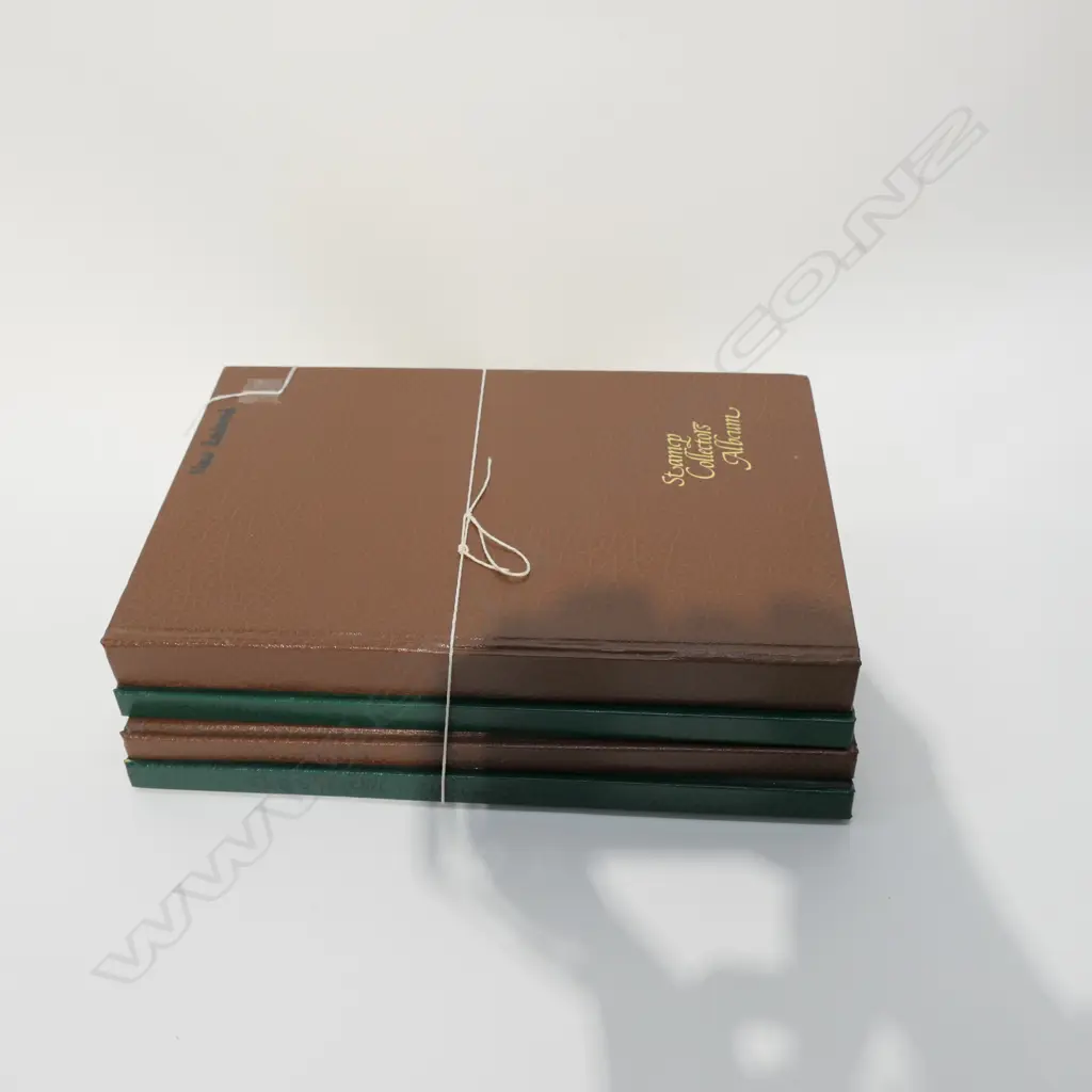 4 STAMP ALBUM COLLECTIONS NZ + AUSTRALIA Image 1++