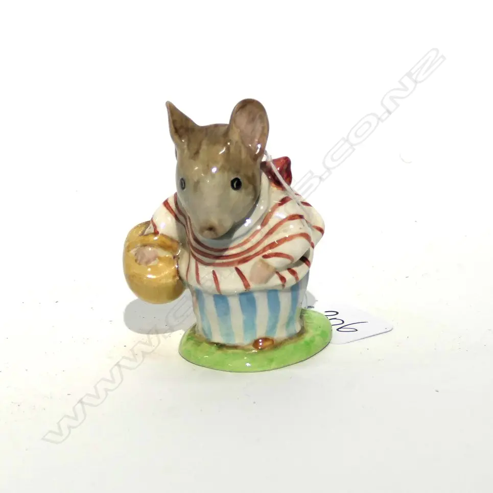 BESWICK BEATRIX, MRS TITLEMOUSE BP-2A Image 1++