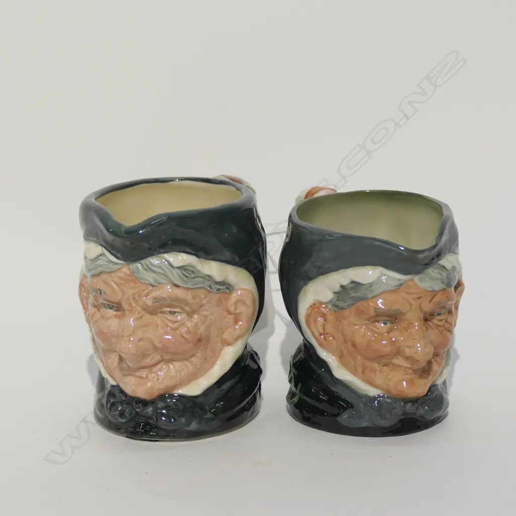 ROYAL DOULTON C/J SMALL 2 X GRANNY D6384 Image 1++