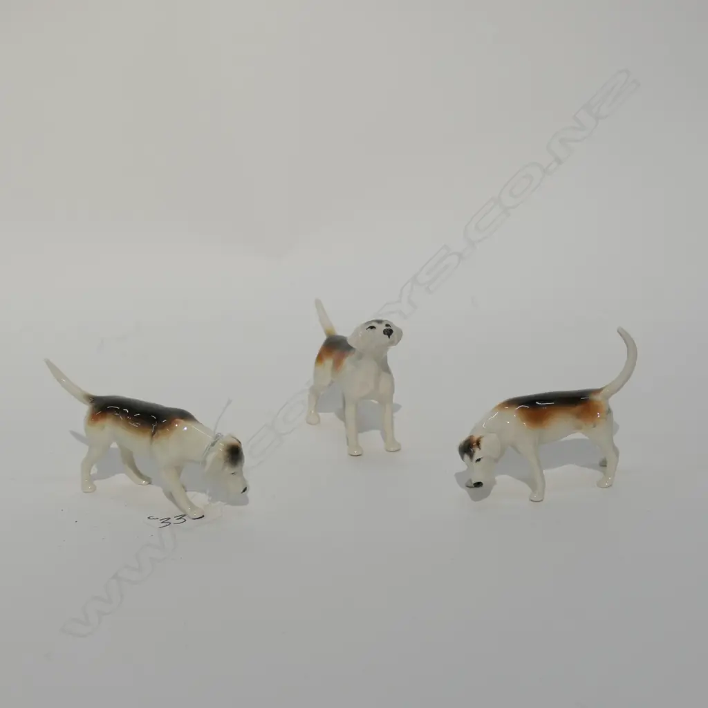BESWICK 3 X FOXHOUNDS 2265/2262/2264 Image 1++