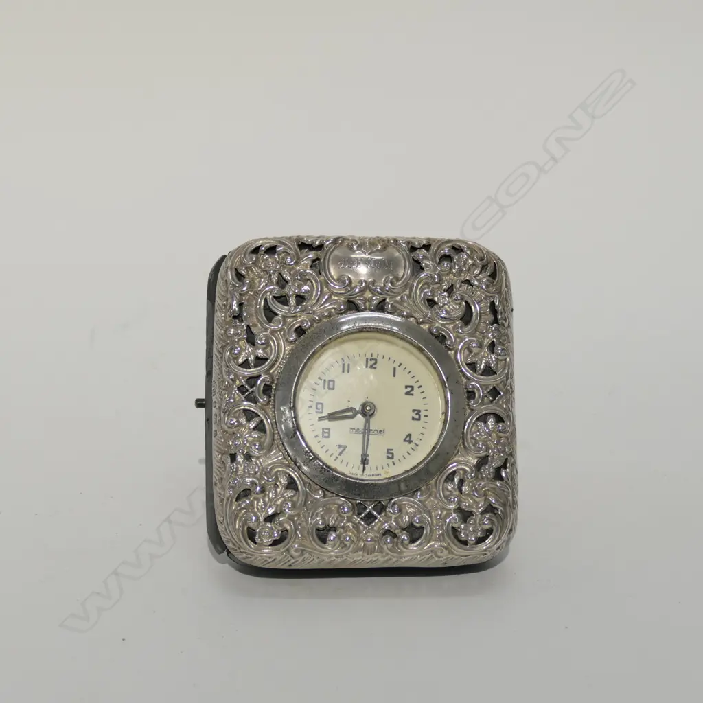 SILVER CLOCK HOLDER Image 1++