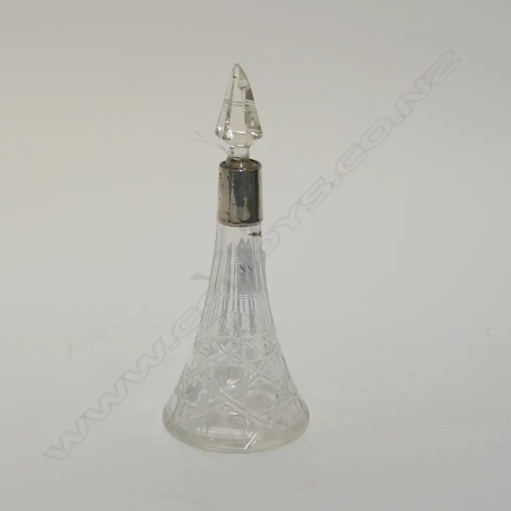 SILVER & CRYSTAL EIFFEL TOWER PERFUME BOTTLE Image 1++