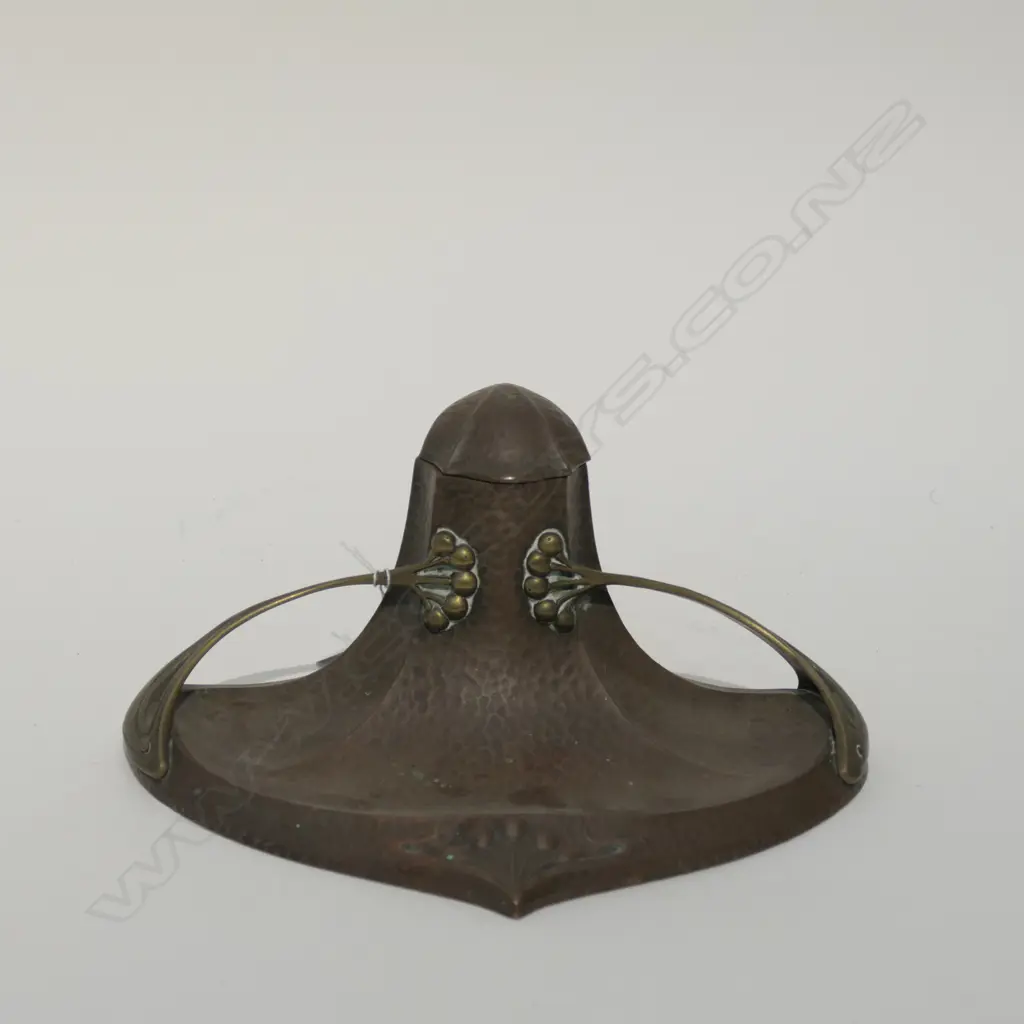 ART NOUVEAU COPPER INKWELL L. 230MM Image 1++
