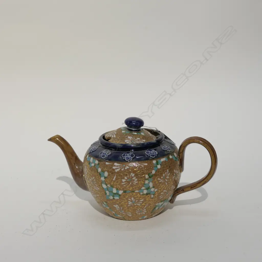 ROYAL DOULTON SLATER'S PATENT 'LACE' TEAPOT Image 1++