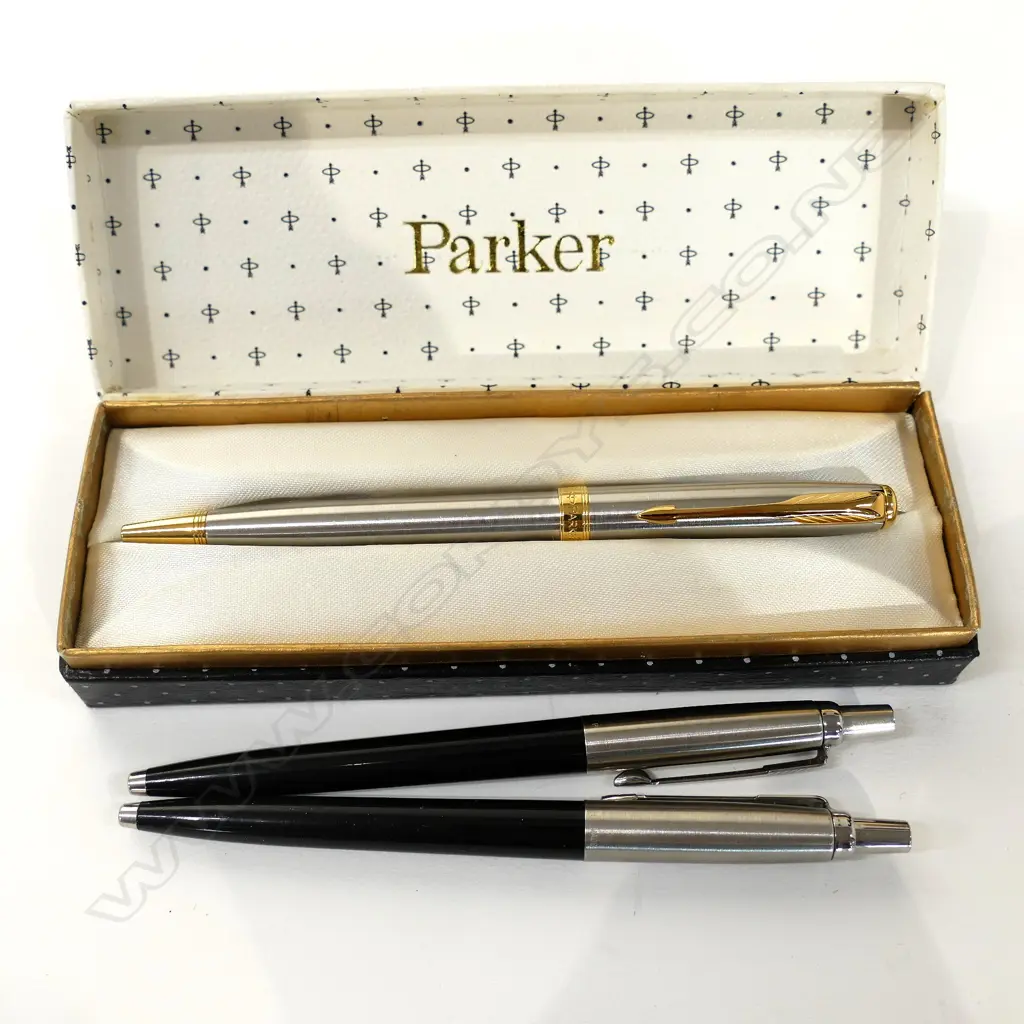 .3 X PARKER BALLPOINT PENS Image 1++