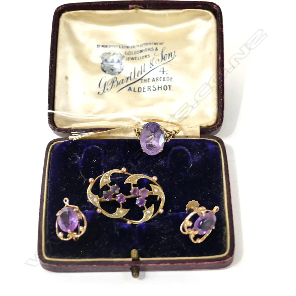 EDW 9CT & AMETHYST JEWELLERY SUITE 4 PCES Image 1++