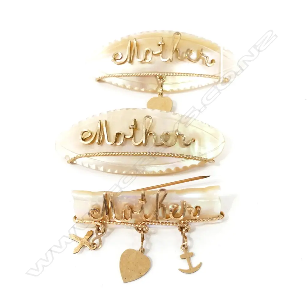 3 VINTAGE MOTHER OF PEARL 'MOTHER' BROOCHES Image 1++