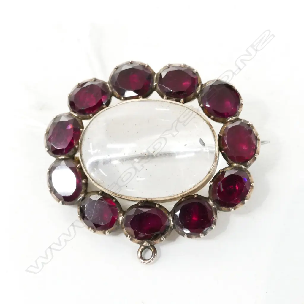 VICTORIAN GOLD, GARNET PHOTO LOCKET/BROOCH Image 1++