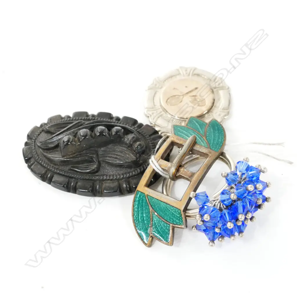 SILVER & GOLD MEDAL,JET PENDANT, ETC Image 1++