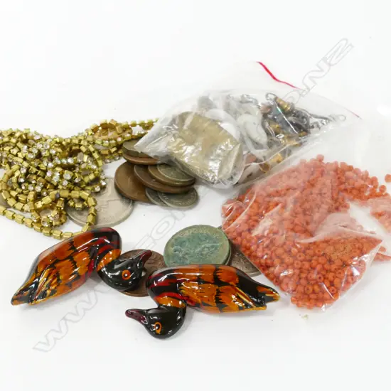 BUCKLES, BADGES, ASSORTED JEWELLERY