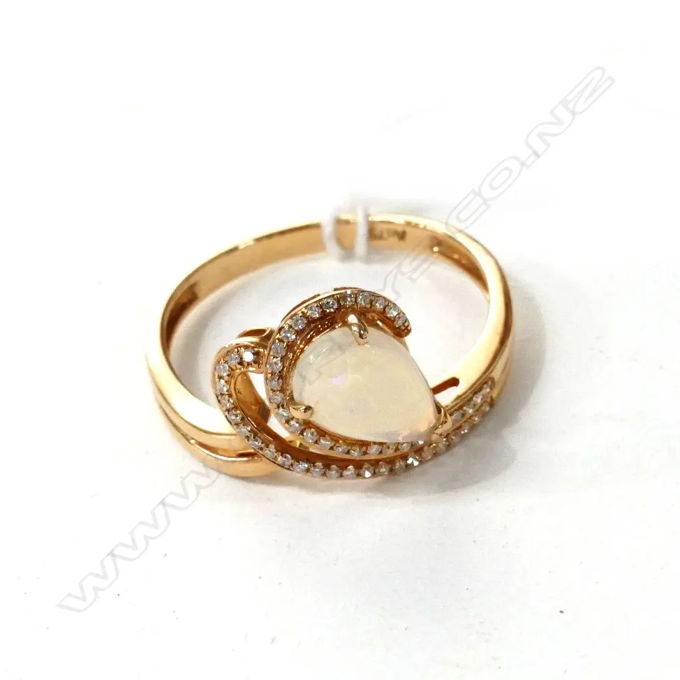 18CT R/GOLD OPAL & DIA RING Image 1++