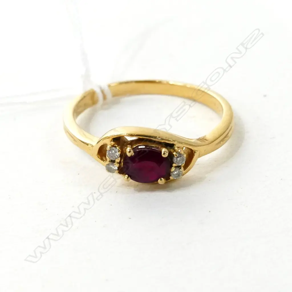 18CT GOLD DIAMOND AND RUBY RING Image 1++