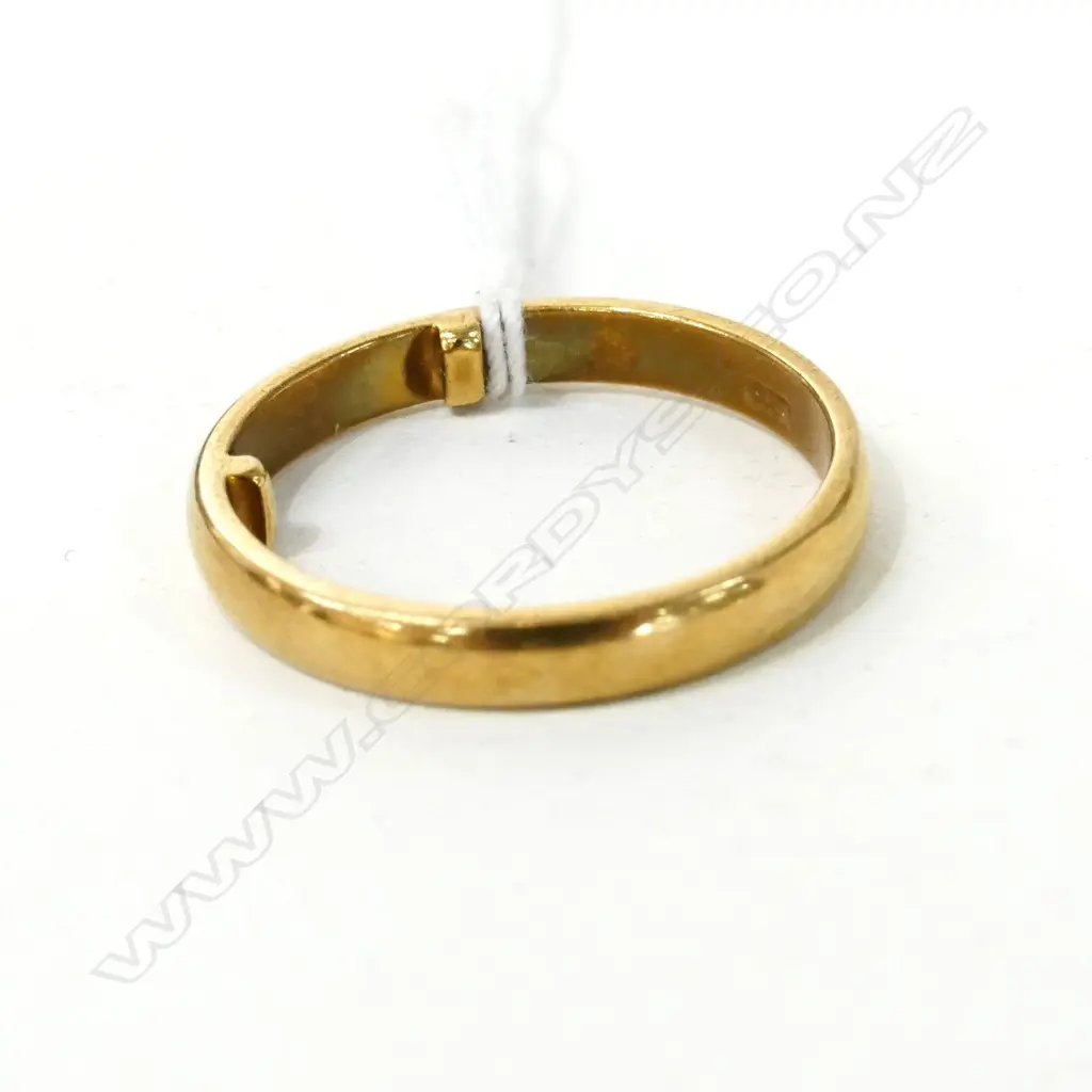 HEAVY PLAIN 18CT BAND RING 4.27GMS Image 1++