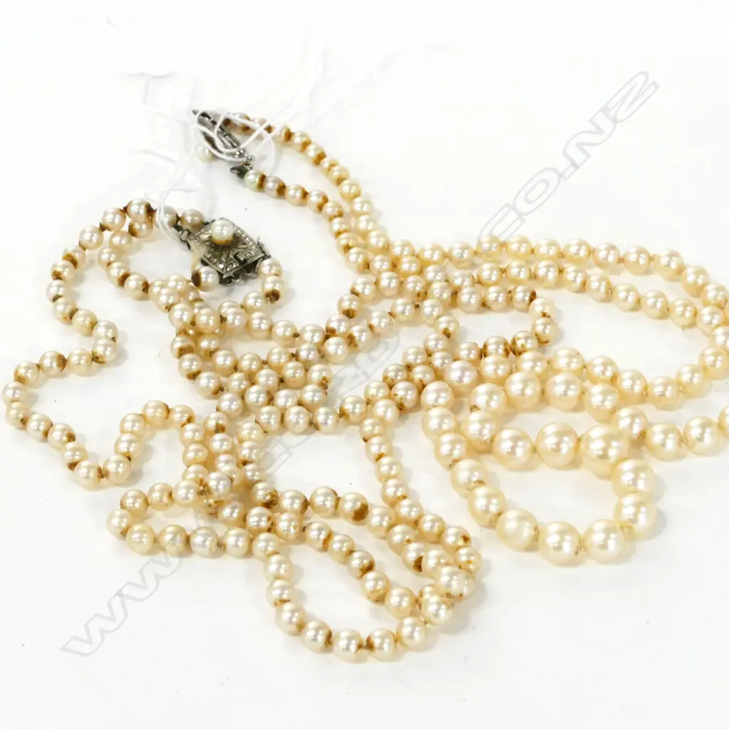 2 STANDS OF CULTURED PEARL NECKLACES Image 1++
