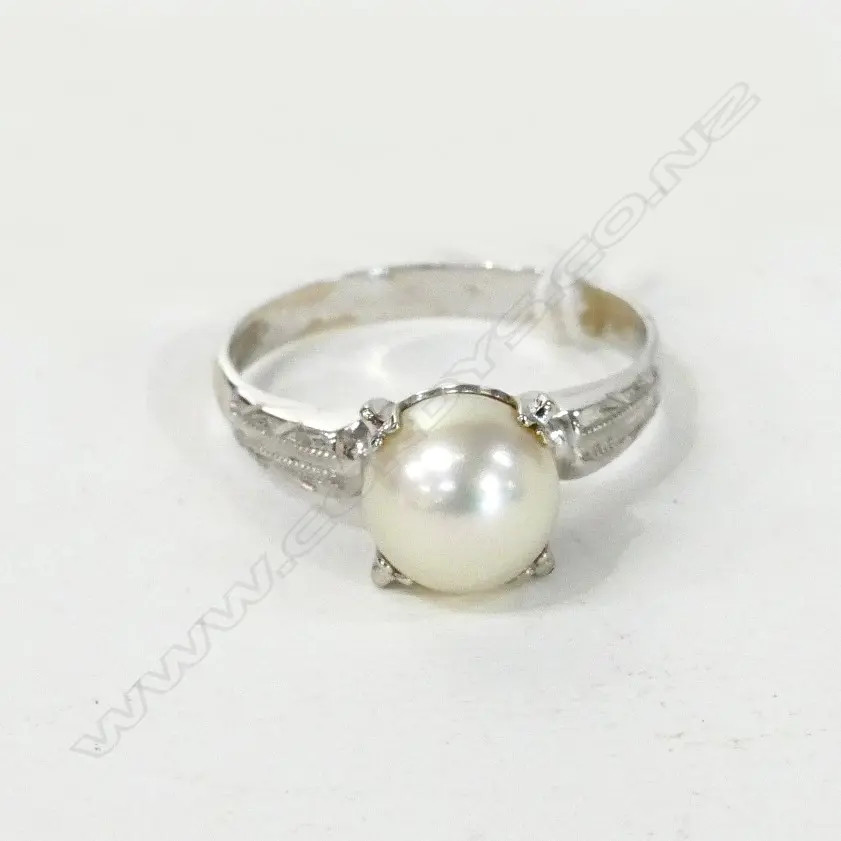 14CT W.G. CULTURED PEARL RING, 2.1 GMS SET Image 1++