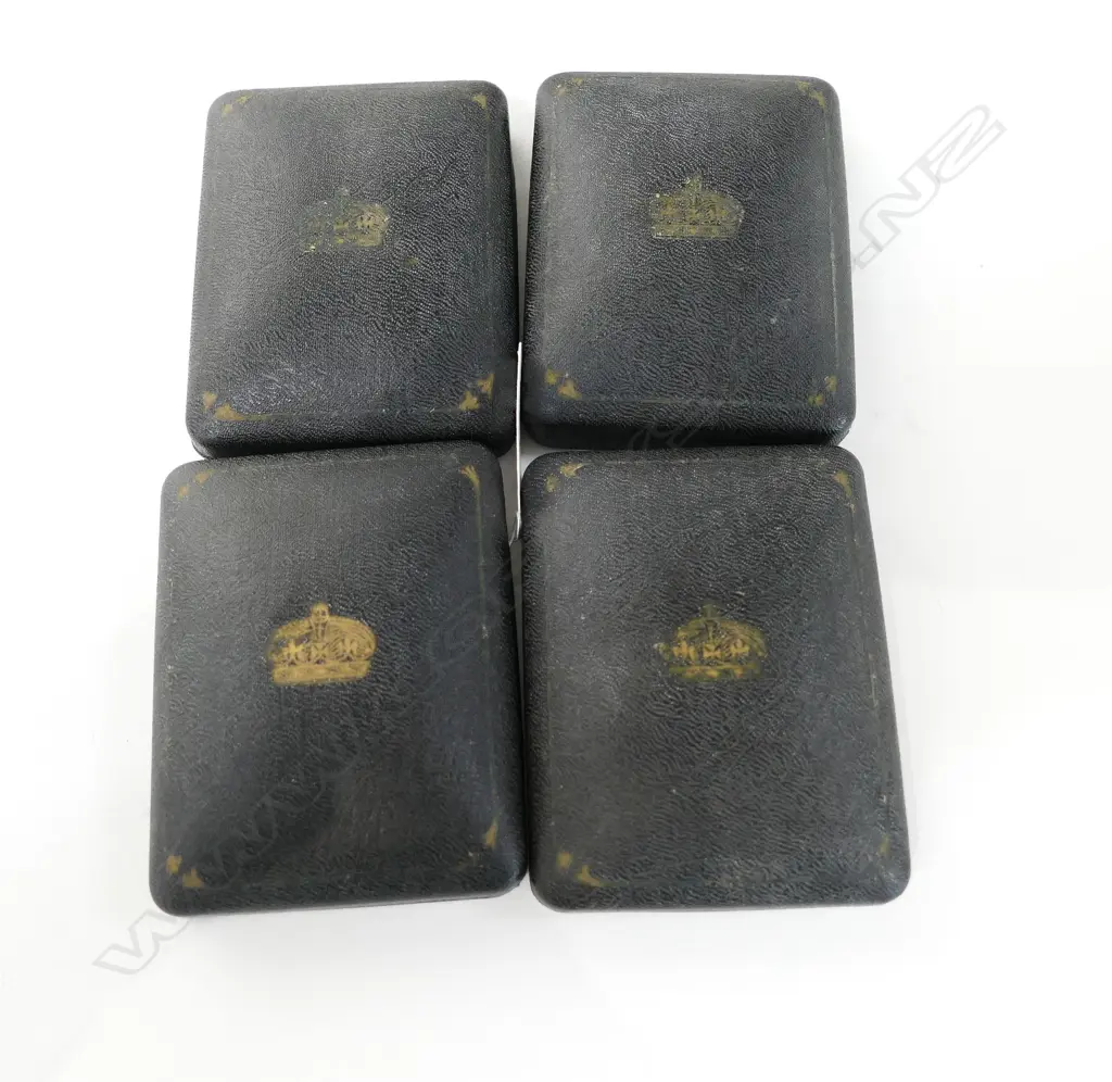 FOUR VINTAGE MEDAL BOXES Image 1++