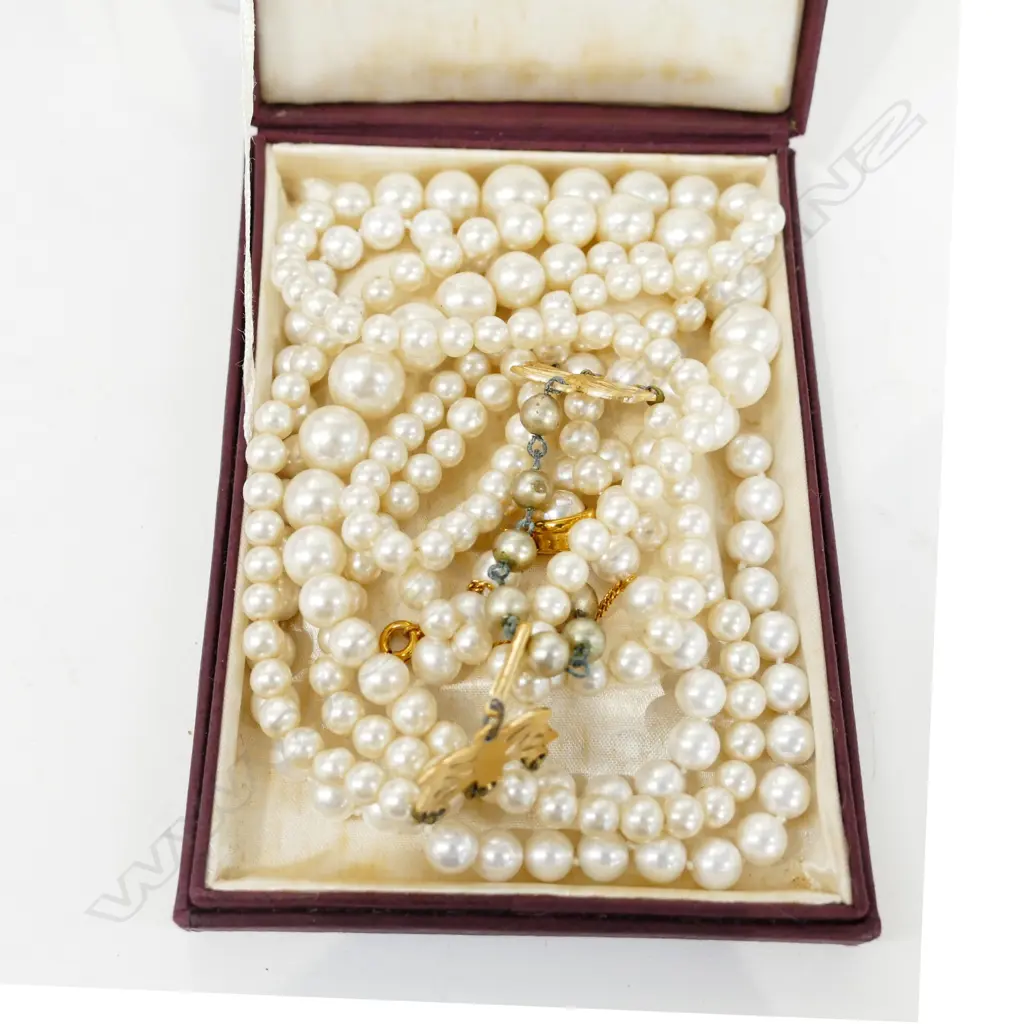 2 STANDS OF SIMULATED PEARLS Image 1++