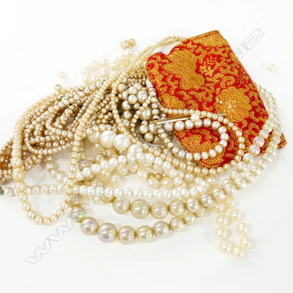 1 BOX OF ASST. SIMULATED PEARLS Image 1++