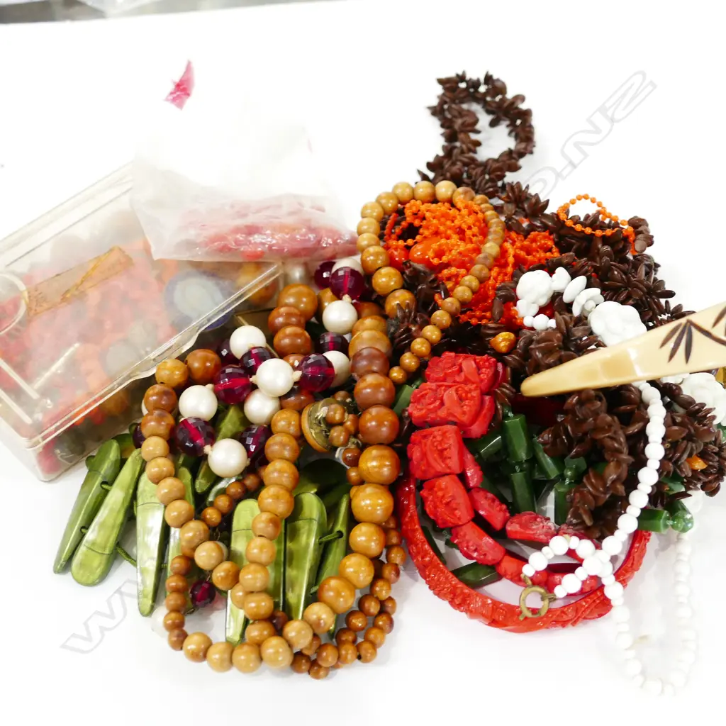 BAG OF ASST. NECKLACES/ BRACELETS Image 1++