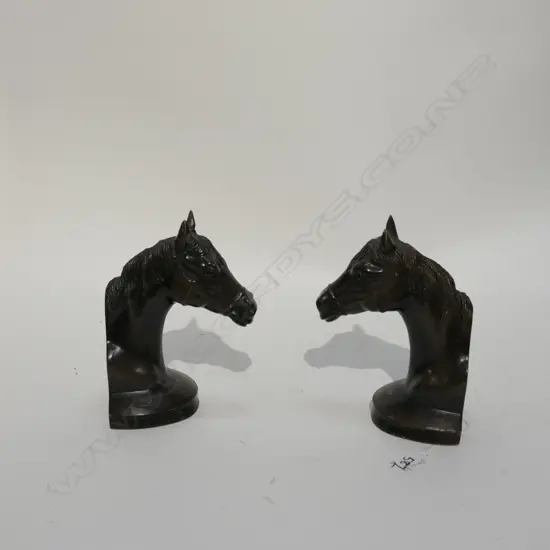 PR OF CAST METAL HORSE HEAD BOOKENDS H 160 MM