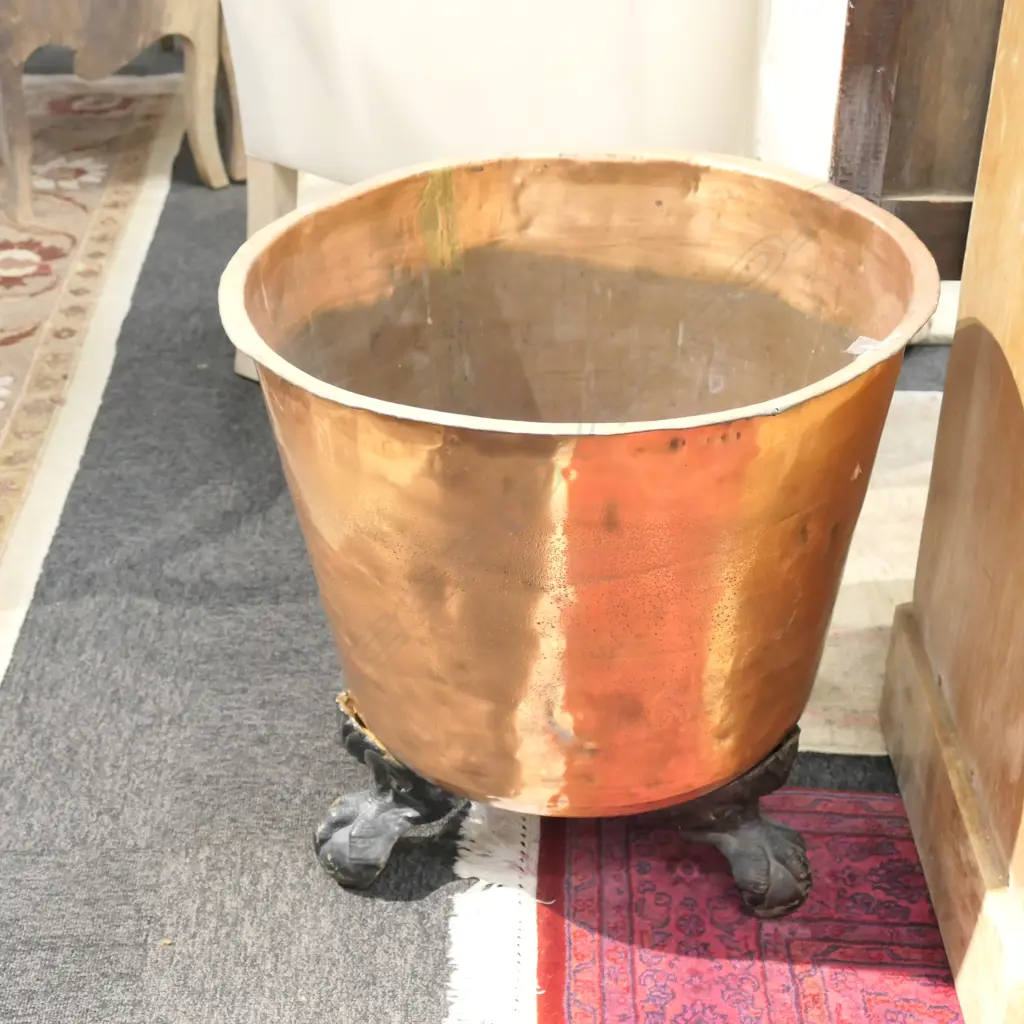 COPPER ON CAST IRON BALL AND CLAW FEET DIA. 510MM Image 1++