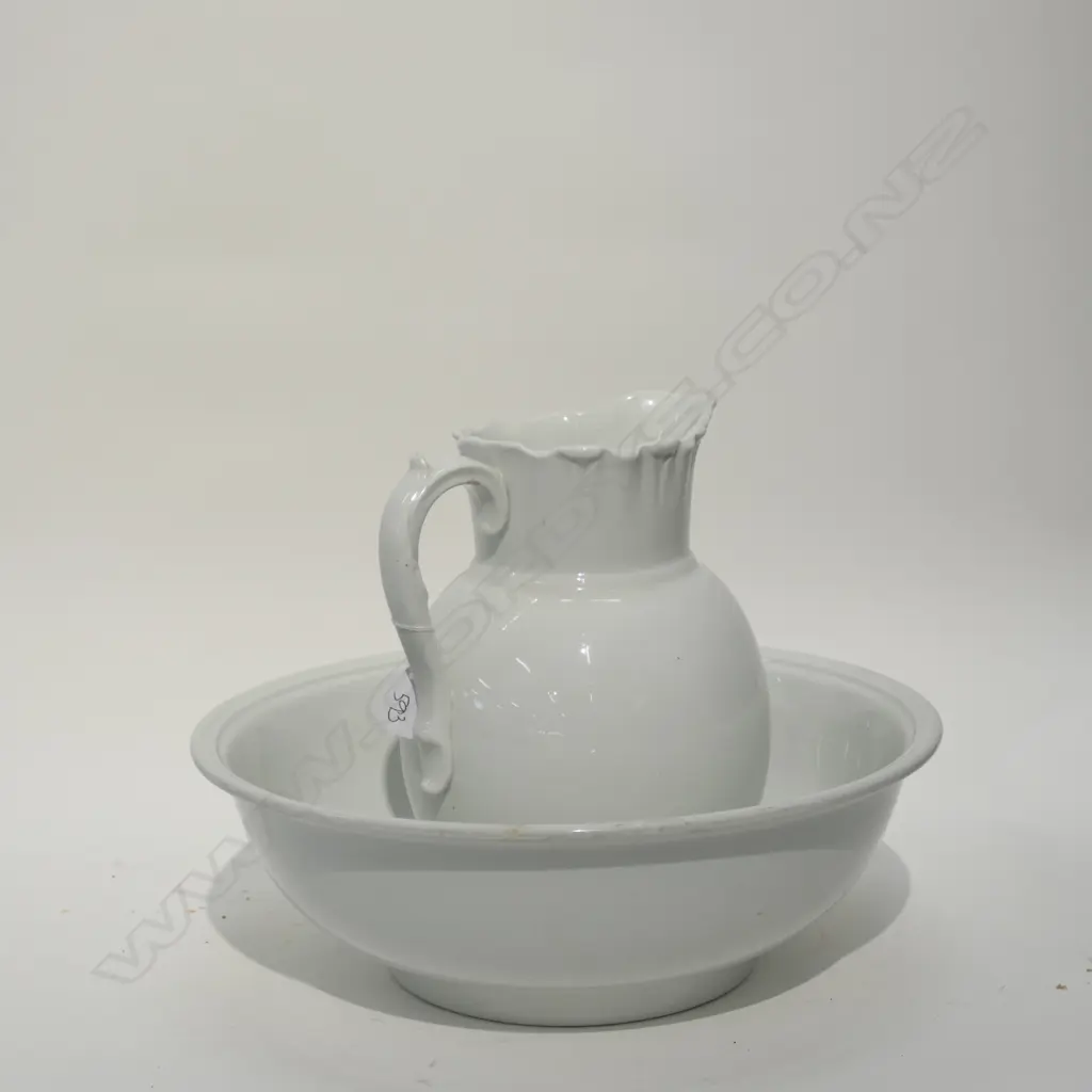 VICT. WASH BASIN AND JUG H. 250MM Image 1++