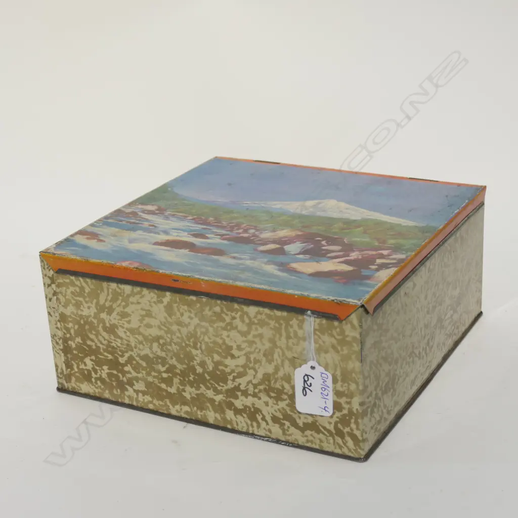MT EGMONT VINTAGE CAKE TIN Image 1++