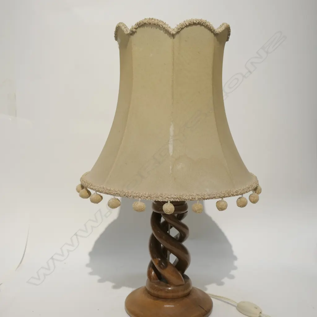 OAK VINTAGE TABLE LAMP DBLE HELIX Image 1++