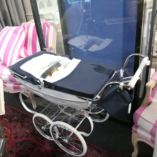 SILVER CROSS PRAM
