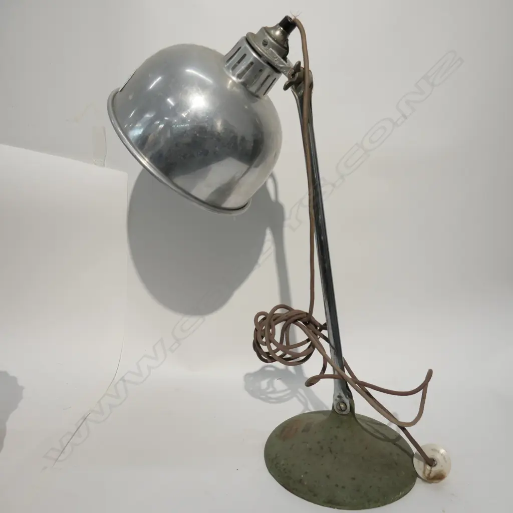 VINTAGE DESK LAMP / HEAT LAMP ALUMINUM Image 1++