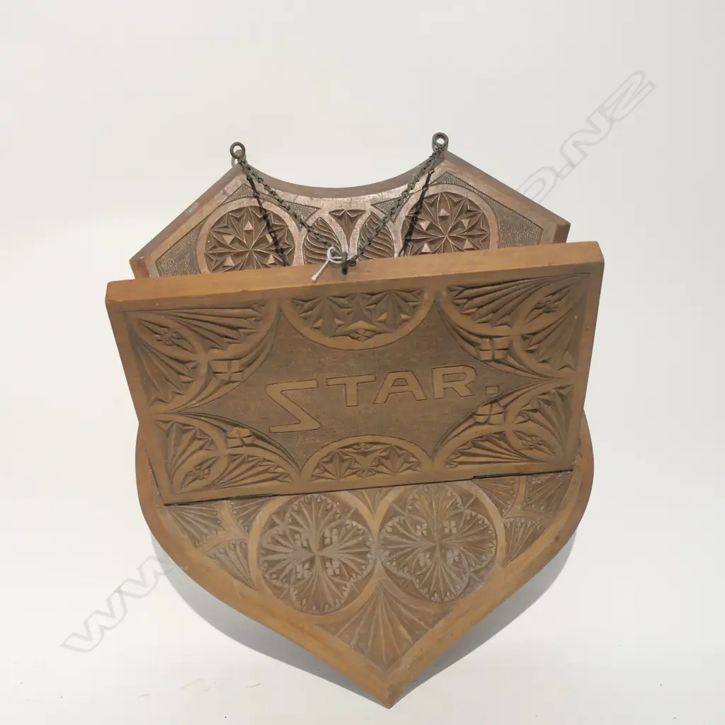 KAURI CHIP CARVED NEWSPAPER RACK Image 1++