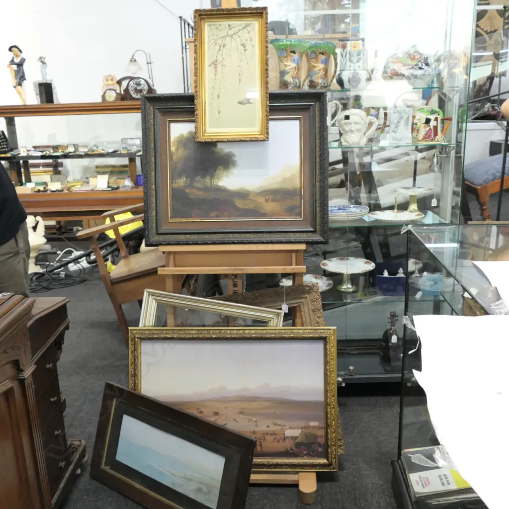 FRAMES + 4 ASST FRAMED PRINTS Image 1++