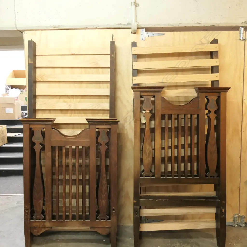 PR ARTS AND CRAFTS STYLE SINGLE BED ENDS W/ BASES Image 1++