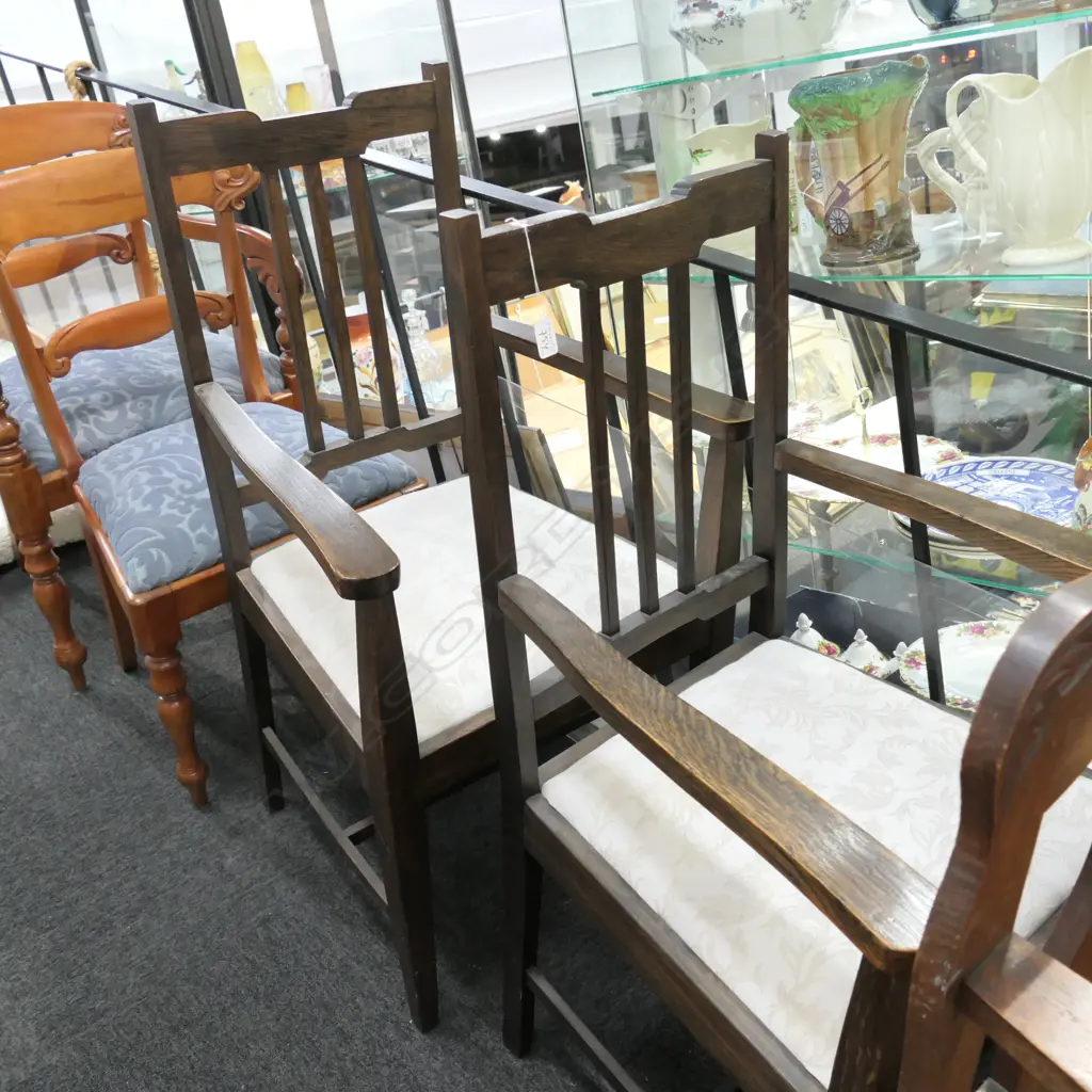 PR OF OAK CARVER CHAIRS ARTS & CRAFTS Image 1++
