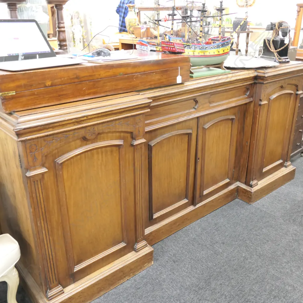 VICT. MAHOGANY BREAKFRONT SIDEBOARD L. 2120MM Image 1++