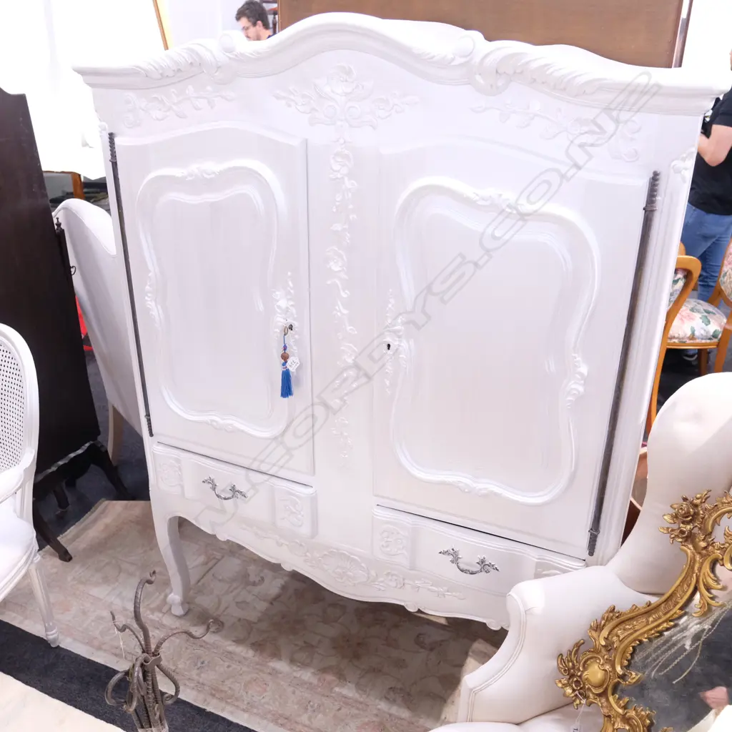 WHITE PAINTED FRENCH STYLE ARMOIRE H. 1710MM Image 1++
