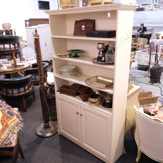 UPRIGHT BOOKCASE W. 1900MM