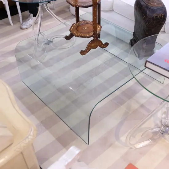 BENT GLASS DESIGNER COFFEE TABLE W. 895MM