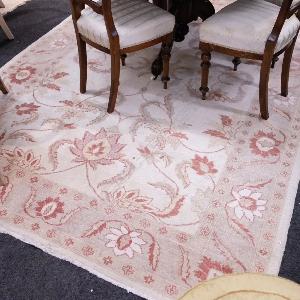 LGE PERSIAN HAND KNOTTED RUG PALE TONES Image 1++