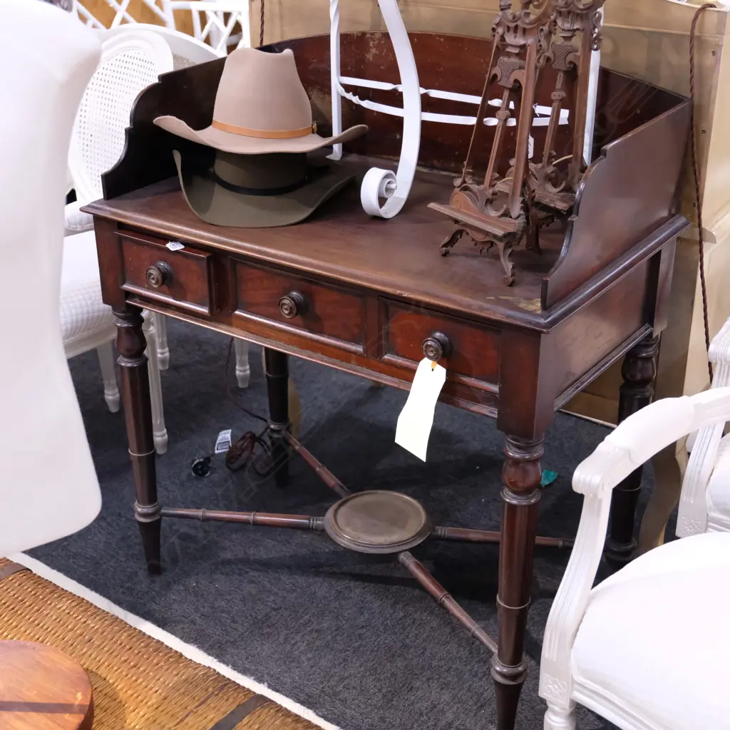 MAHOGANY WASHSTAND Image 1++