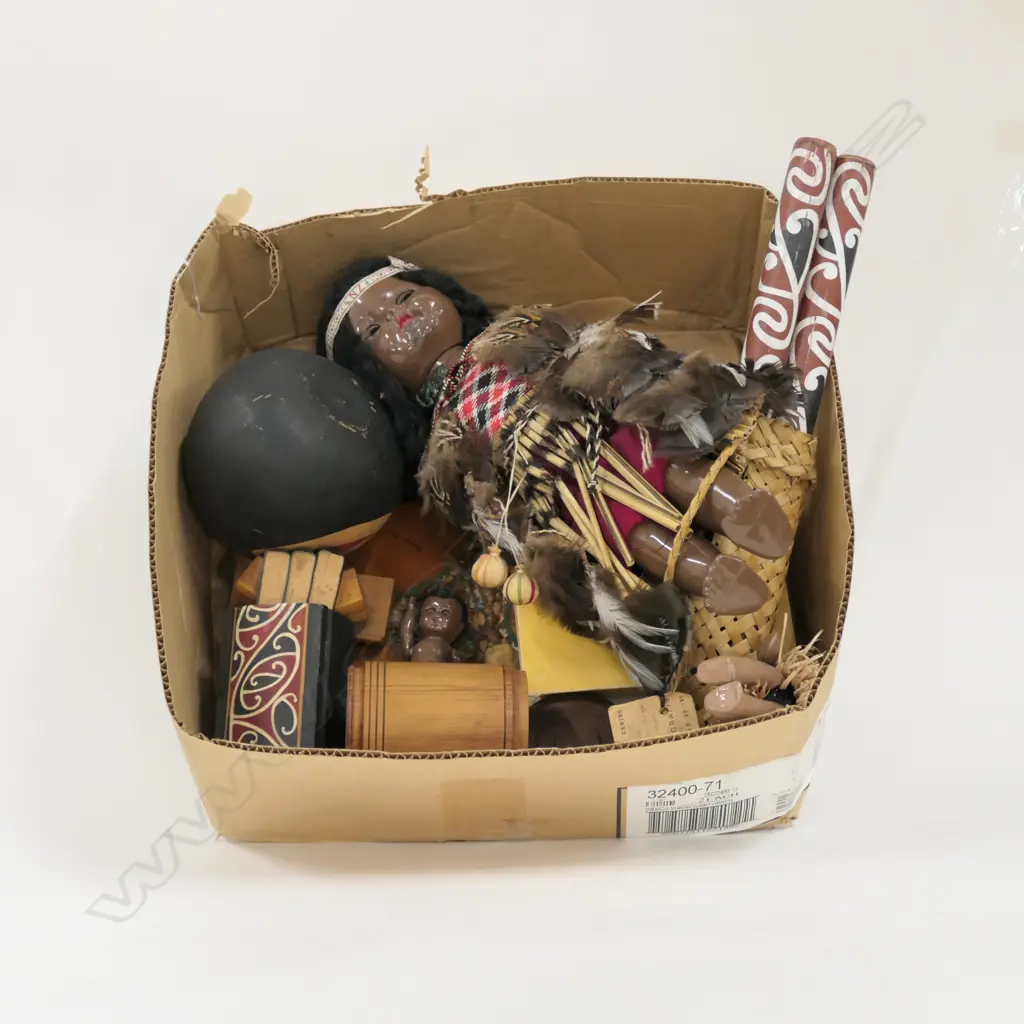 CHATHAM IS SOUVENIR PLAQUE & OTHER NZ SOUVENIRS  (EX THE NGAIRE HART ESTATE COLLECTION) Image 1++