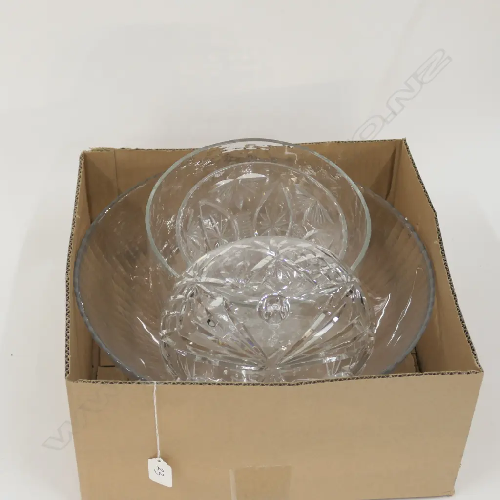 LOT ASST CRYSTAL + GLASSWARE  Image 1++