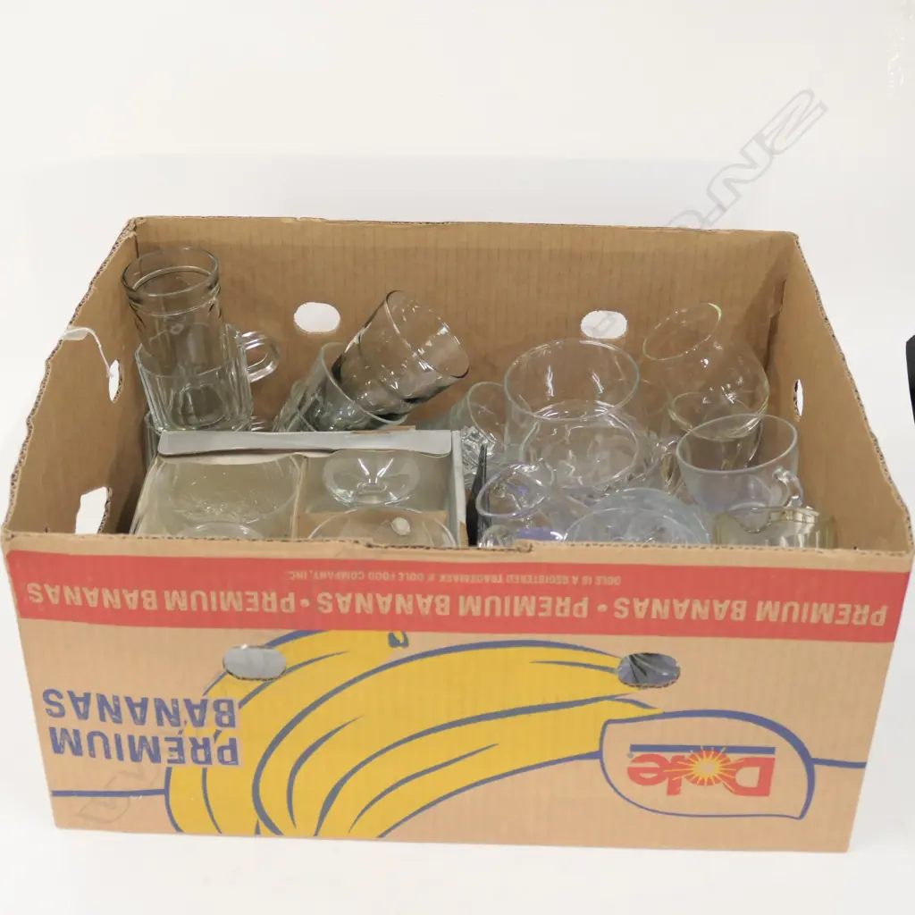 LOT ASST GLASSWARE  Image 1++