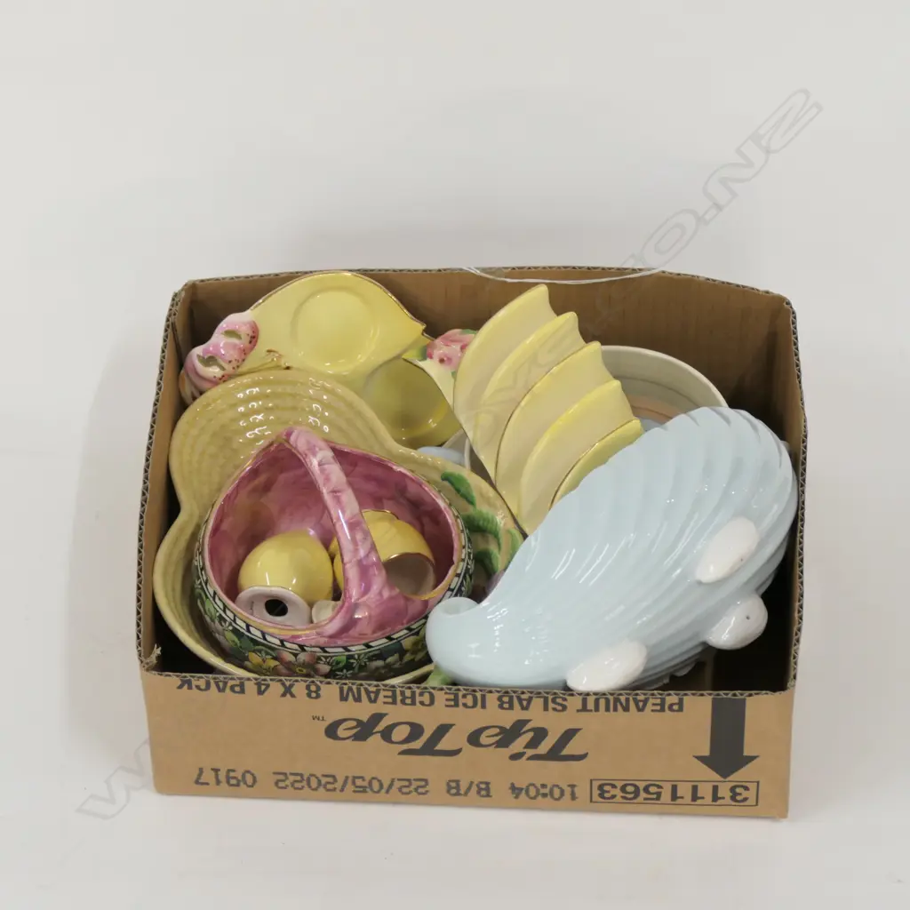 LOT ASST CHINA INCL. SUZIE COOPER / MALING / CARLTONWARE ETC Image 1++