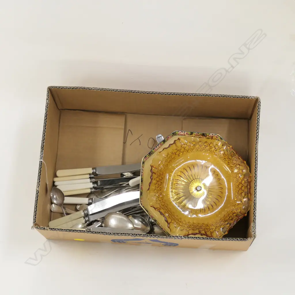 LOT ASST CUTLERY / BOWL/COMPORT Image 1++