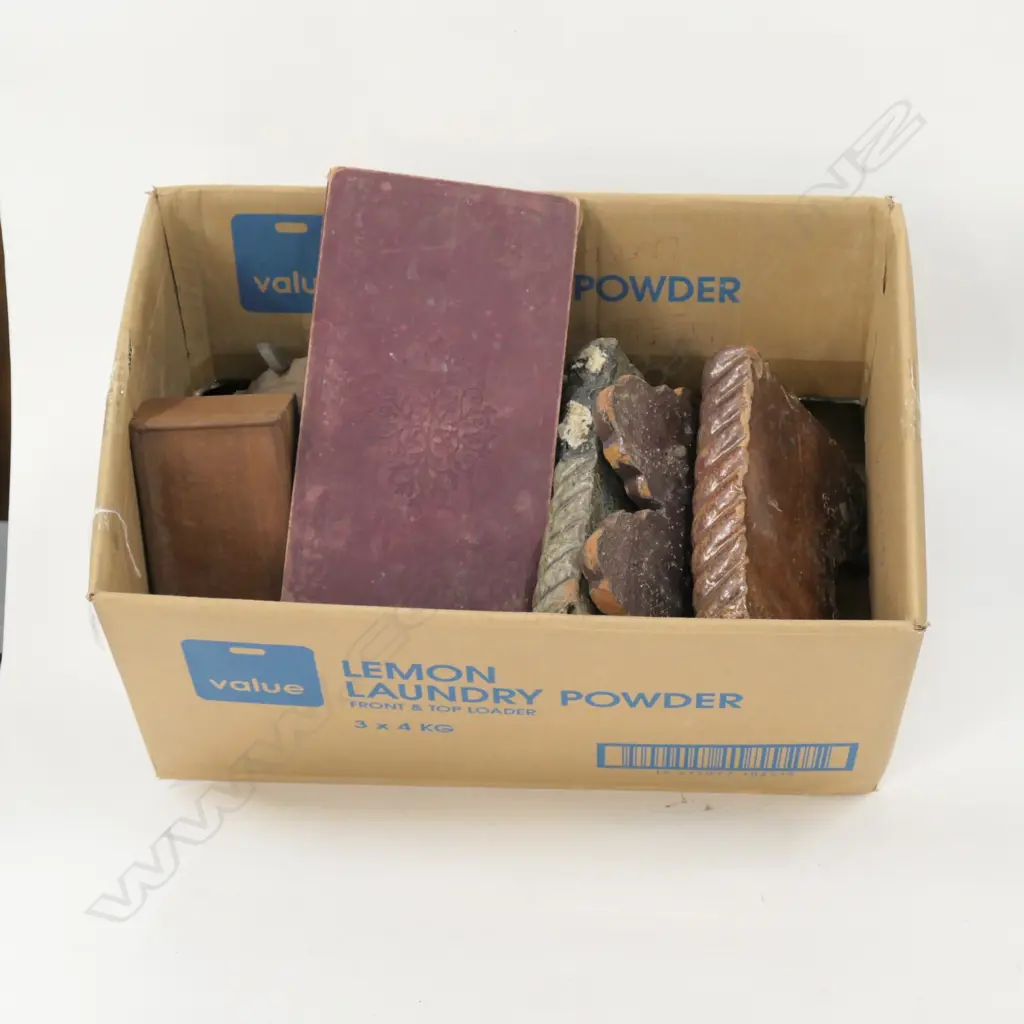 BOX OF OLD EDGING TILES & MISC, INCL DRAUGHTS SET (EX THE NGAIRE HART ESTATE COLLECTION) Image 1++