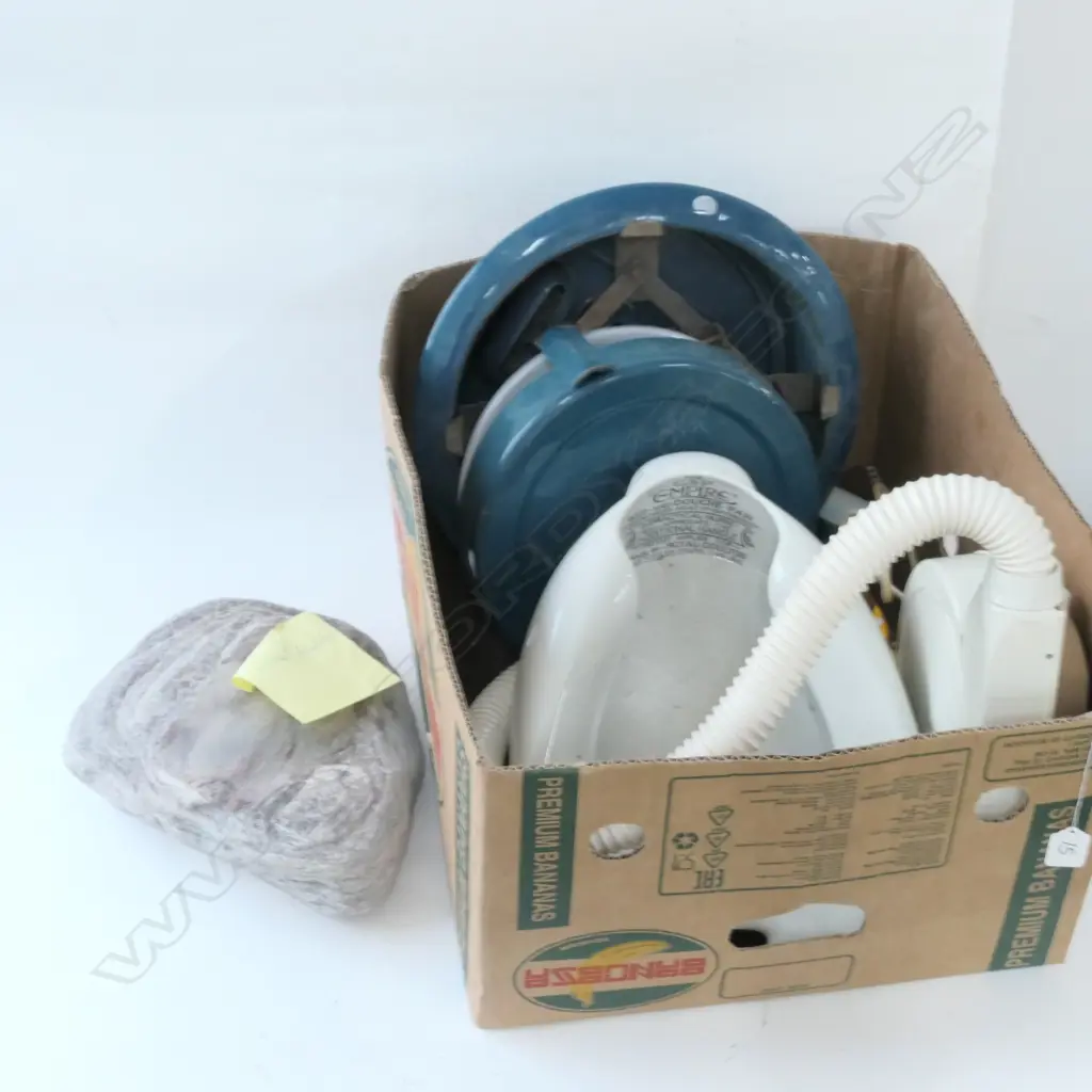 BOX OF ASSORTED ITEMS  Image 1++