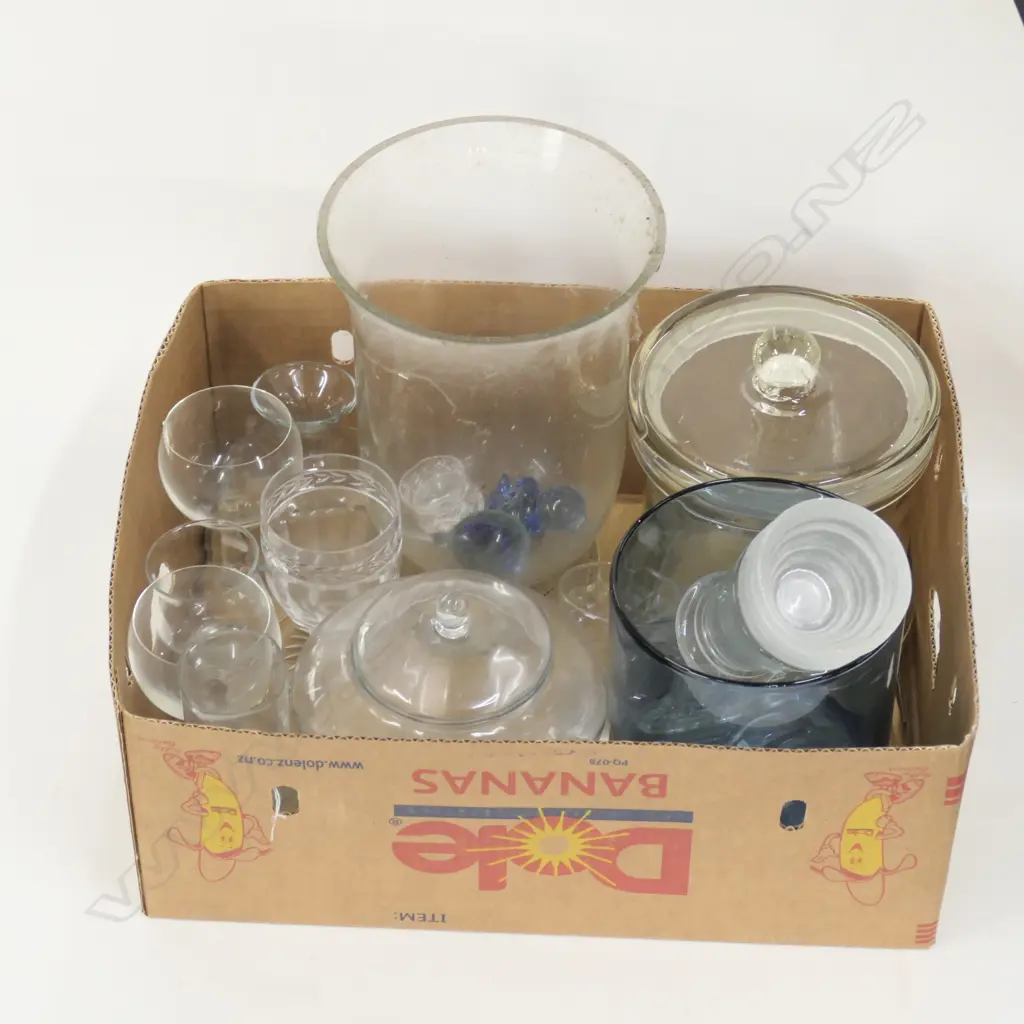 LOT ASST GLASSWARE Image 1++
