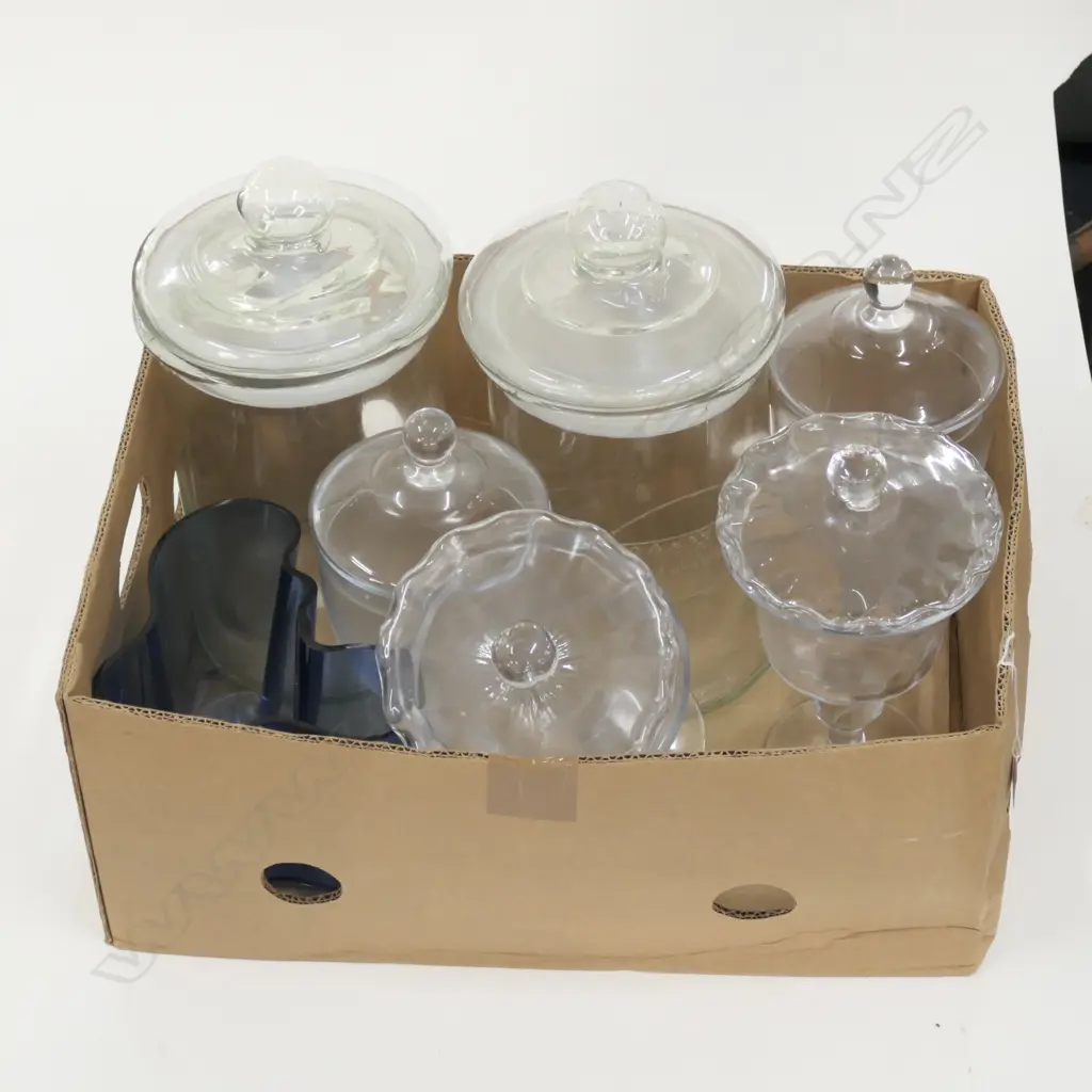 LOT ASST LIDDED GLASSWARE Image 1++