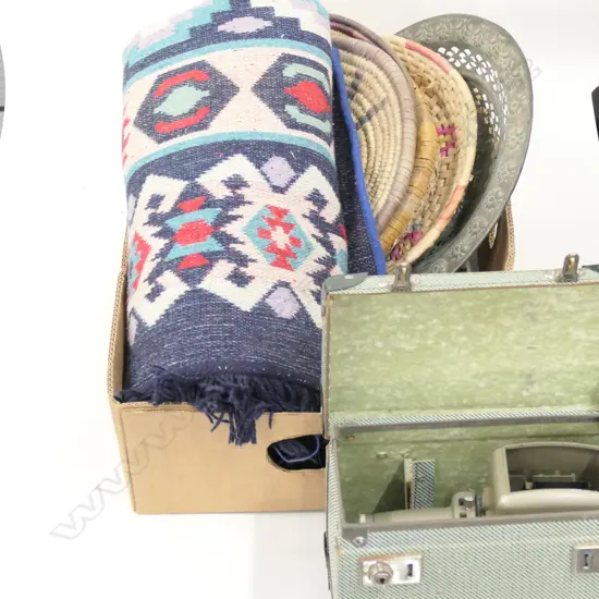 LOT ASST BASKETS / RUG / TRAY / PROJECTOR ETC